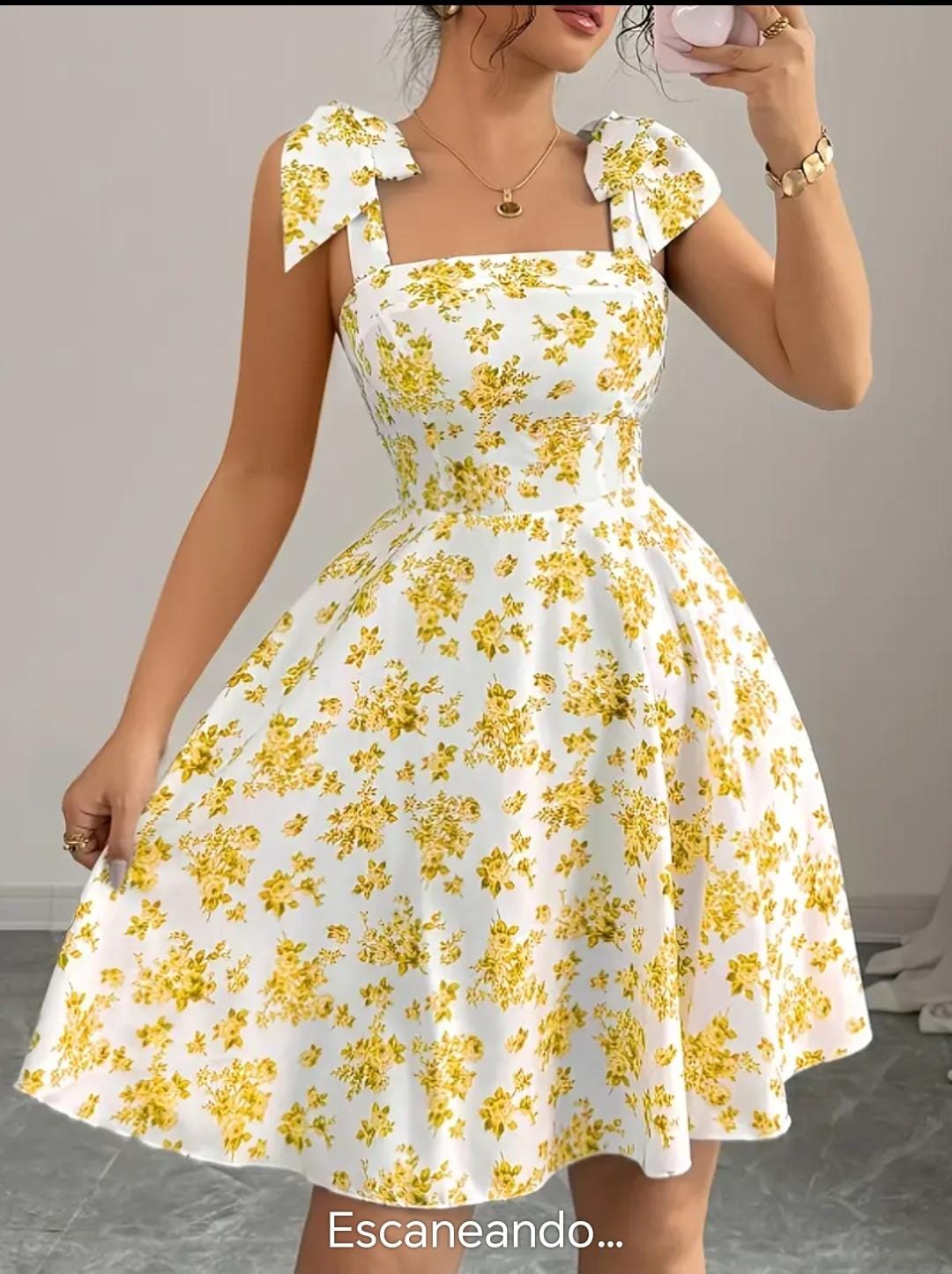 Vestido corto amarillo